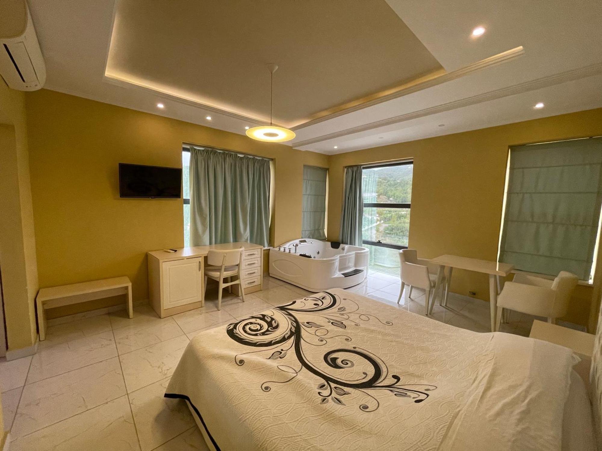 Rreshen Hotel Kthella Resort מראה חיצוני תמונה
